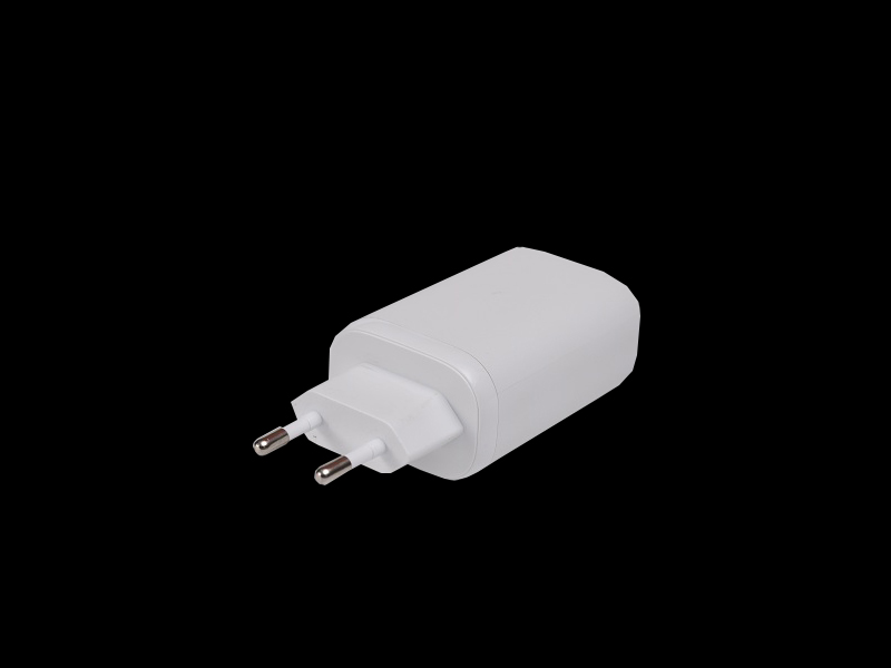 D28 GaN 65W 2C+1A Charger